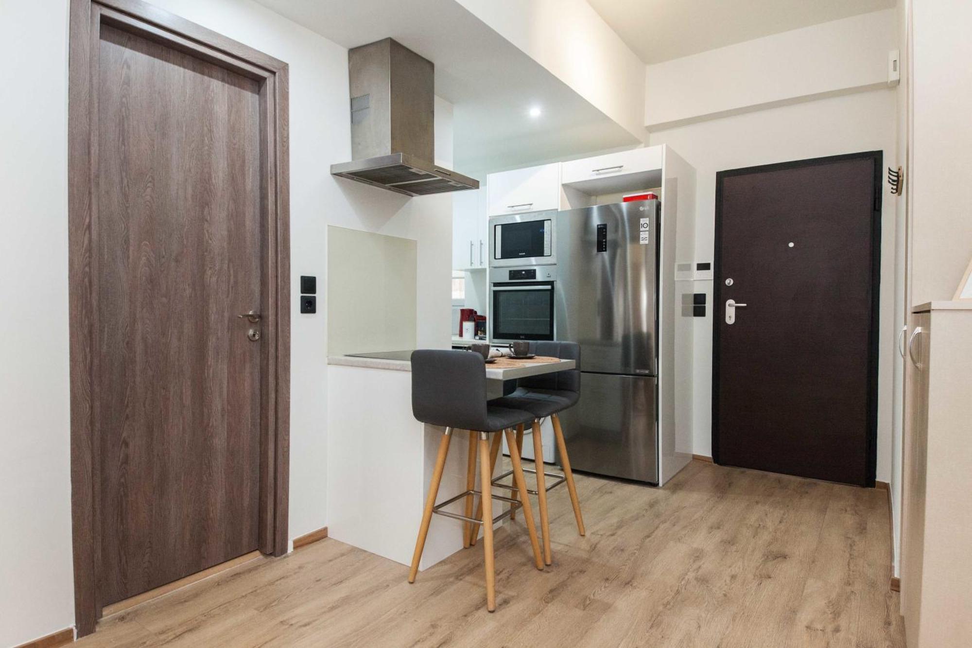 Acropolis View Modern Deluxe With Balcony Apartment *